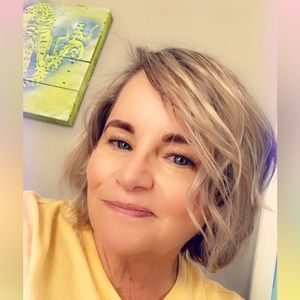 Meet your Posher, Denise